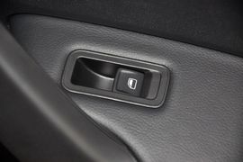2015款大众全新桑塔纳1.6L自动舒适版