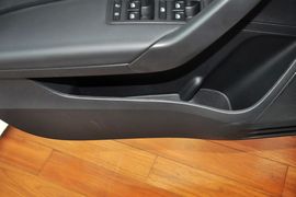 2015款大众全新桑塔纳1.6L自动舒适版