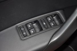 2015款大众全新桑塔纳1.6L自动舒适版