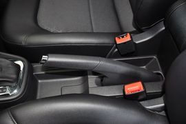 2015款大众全新桑塔纳1.6L自动舒适版