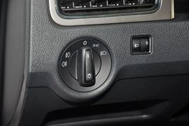 2015款大众全新桑塔纳1.6L自动舒适版