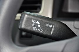 2015款大众全新桑塔纳1.6L自动舒适版