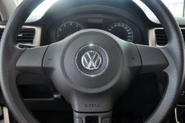 2015款大众全新桑塔纳1.6L自动舒适版