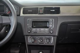 2015款大众全新桑塔纳1.6L自动舒适版