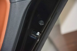 2014款大众朗逸1.6L手自一体运动版