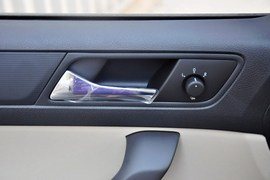 2015款斯柯达昕锐1.6L手动智选型