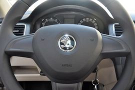 2015款斯柯达昕锐1.6L手动智选型