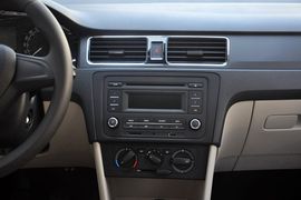 2015款斯柯达昕锐1.6L手动智选型