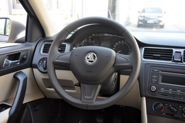 2015款斯柯达昕锐1.6L手动智选型