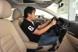 2015款大众捷达1.6L自动豪华型