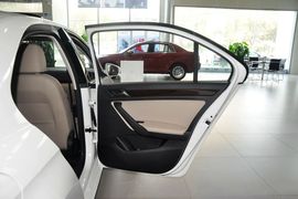2015款大众捷达1.6L自动豪华型