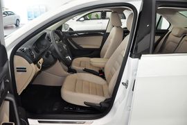 2015款大众捷达1.6L自动豪华型