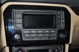 2015款大众捷达1.6L自动豪华型