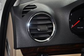 2015款大众捷达1.6L自动豪华型