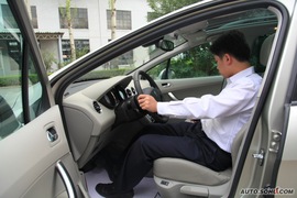 2009款标致308SW试驾