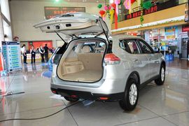 2014款日产奇骏2.0L