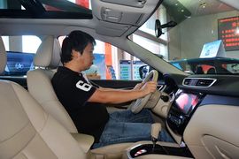 2014款日产奇骏2.0L