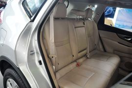 2014款日产奇骏2.0L