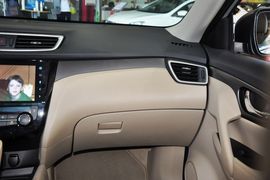 2014款日产奇骏2.0L