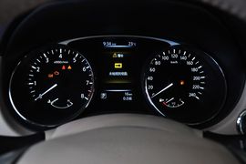 2014款日产奇骏2.0L