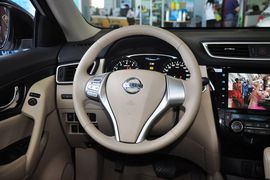 2014款日产奇骏2.0L