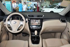 2014款日产奇骏2.0L