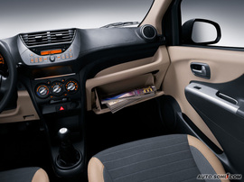 铃木新奥拓豪华版内饰