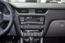 2015款斯柯达明锐1.6L自动逸杰版