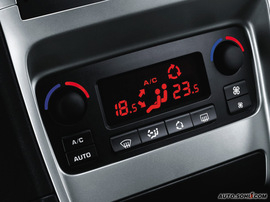 2010款东风标致新307两厢