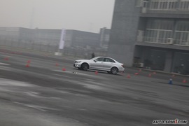 2009款奔驰C63