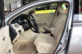 2011款铃木凯泽西2.4L两驱手动标准版