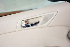 2011款铃木凯泽西2.4L两驱手动标准版