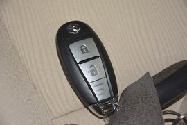 2011款铃木凯泽西2.4L两驱手动标准版