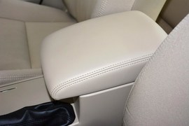 2011款铃木凯泽西2.4L两驱手动标准版