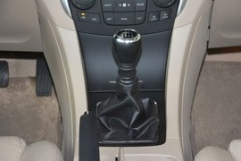 2011款铃木凯泽西2.4L两驱手动标准版