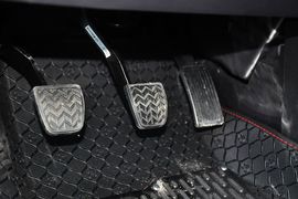 2013款哈弗H6升级版1.5T手动两驱尊贵型