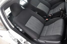 2014款丰田威驰1.3L手动超值版