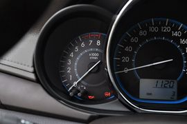 2014款丰田威驰1.3L手动超值版