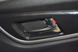2013款本田凌派1.8L自动豪华版