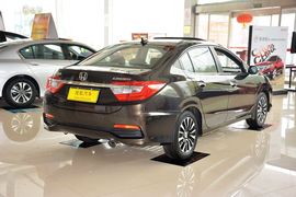 2013款本田凌派1.8L自动豪华版