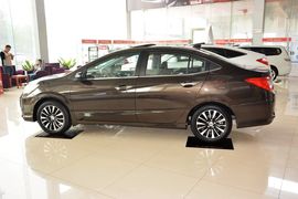 2013款本田凌派1.8L自动豪华版