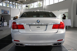 2010款宝马760Li外观