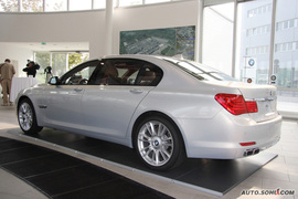 2010款宝马760Li外观