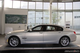 2010款宝马760Li外观