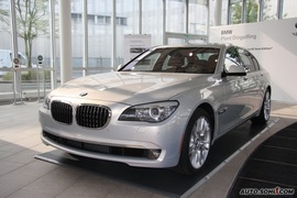 2010款宝马760Li外观