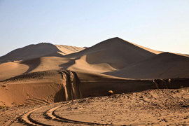 2014款奇骏沙漠无人区试驾