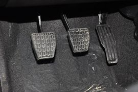 2014款吉利新帝豪两厢1.5L手动精英型