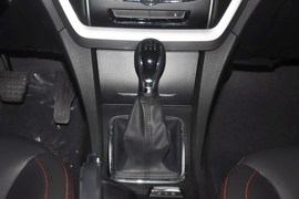 2014款吉利新帝豪两厢1.5L手动精英型