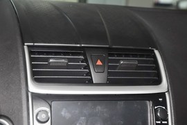 2014款吉利新帝豪两厢1.5L手动精英型