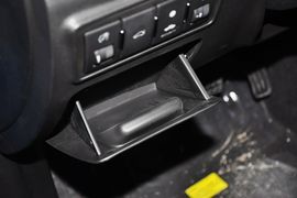 2014款吉利新帝豪两厢1.5L手动精英型